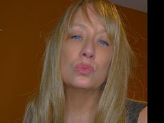 BiNicole from LiveJasmin