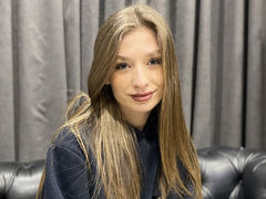 BiancaHarts - female with brown hair webcam at LiveJasmin