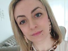 BiancaLuxe - blond female webcam at LiveJasmin