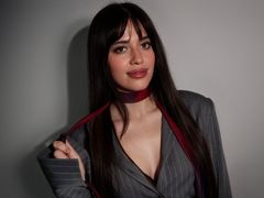 BillieLong - female with brown hair webcam at LiveJasmin