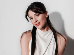 BillieLong - female with brown hair webcam at LiveJasmin
