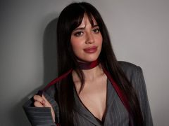 BillieLong - female with brown hair webcam at LiveJasmin