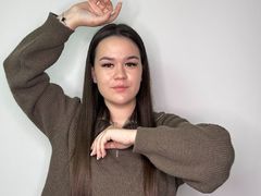 BillyeHanigan - female with brown hair webcam at LiveJasmin