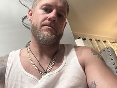 bigboibronson from LiveJasmin