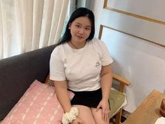 BlancheDawn - female with black hair and  big tits webcam at LiveJasmin