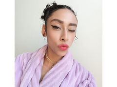 BonettSmith - female with brown hair webcam at LiveJasmin