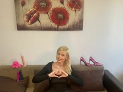 BonnieBluee - blond female with  big tits webcam at ImLive