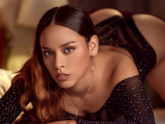 BonnieCollex - female with brown hair and  big tits webcam at LiveJasmin