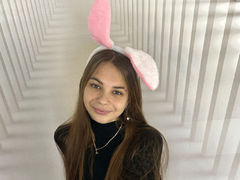BonniePierce - female with brown hair webcam at LiveJasmin