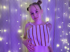 BonnyWallace - female with red hair and  small tits webcam at LiveJasmin