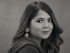 bookishdivya from LiveJasmin