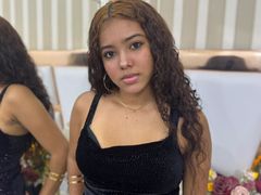 BrandiRosse - female with brown hair and  small tits webcam at LiveJasmin