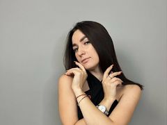 BreeAliff - female with brown hair webcam at LiveJasmin