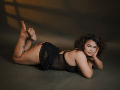 BritannySwayne - female with black hair and  big tits webcam at LiveJasmin