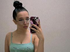 BunnyLexie - female with black hair and  big tits webcam at LiveJasmin