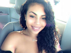 BusyBusyBee from LiveJasmin