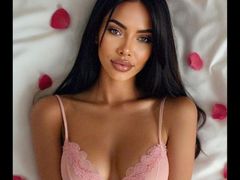 CaitlynEva - female with black hair and  big tits webcam at LiveJasmin