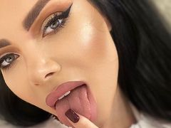 CaitlynEva - female with black hair and  big tits webcam at LiveJasmin