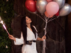 CallieJones - female with black hair webcam at LiveJasmin