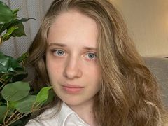 CamillaKelly - blond female with  small tits webcam at LiveJasmin