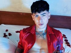 CamilloGuzmn from LiveJasmin