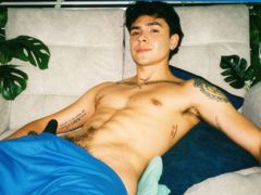CamilloGuzmn from LiveJasmin