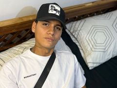 CamiloAlvernia from LiveJasmin