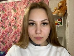 CapriceHebets - female with brown hair webcam at LiveJasmin