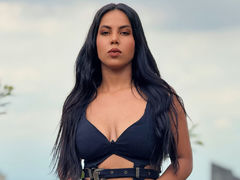 CaraLange - female with black hair webcam at LiveJasmin