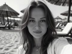 CarinaPradhan from LiveJasmin