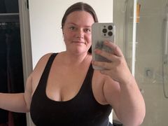 Carinabro - female with brown hair and  big tits webcam at LiveJasmin