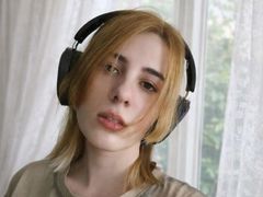 CarlHanchett - female with brown hair webcam at LiveJasmin