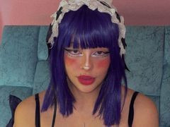 CarlyBlake from xLoveCam