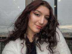 CarolFriehauf - female with brown hair and  big tits webcam at LiveJasmin