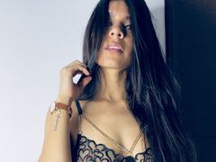 EvaMiranda - female with black hair webcam at LiveJasmin