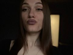 CarolainGilbert - female with brown hair webcam at LiveJasmin