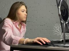 CaroleSpiering - female with brown hair and  big tits webcam at LiveJasmin