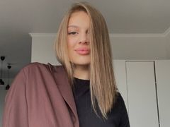 CarolinJones from LiveJasmin