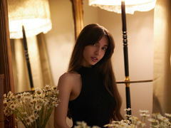 CarolinaGaiman - female with brown hair webcam at LiveJasmin