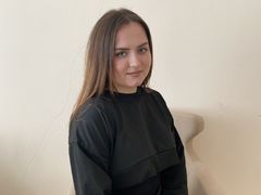 CarolinaEvanse - female with brown hair webcam at LiveJasmin