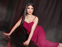 SnowingWintere - female with black hair webcam at ImLive