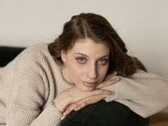 CarolineDreams - blond female webcam at LiveJasmin