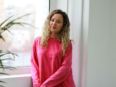 CarolineNoors - blond female with  big tits webcam at LiveJasmin