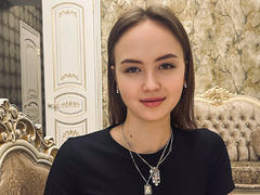 CarolinePorton - blond female webcam at LiveJasmin