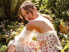 CarolinePorton - blond female webcam at LiveJasmin