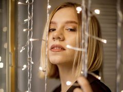 CarolineSquirrel - female with red hair webcam at LiveJasmin