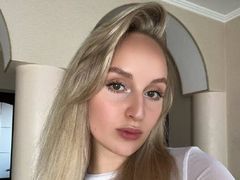 CarolineYezek from LiveJasmin