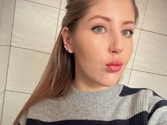 CarringGoodGirl from LiveJasmin