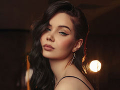 CaseyEvance - female with black hair webcam at LiveJasmin