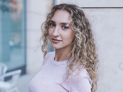 CaseyRover - blond female with  big tits webcam at LiveJasmin